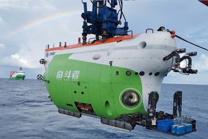 The first full-depth deep-sea manned submersible of China.jpg